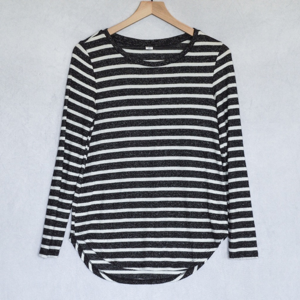 Old Navy Plush-Knit long sleeve Tee